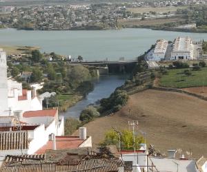 http://andaluciarustica.com/wp-content/uploads/2013/09/presa-de-arcos-de-la-frontera-desde-el-mirador-de-abades.jpg