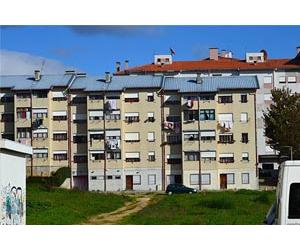 http://etcetaljornal.pt/j/wp-content/uploads/2018/08/bairro-cerco-porto-obras.jpg