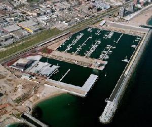 http://guias.masmar.net/var/masmar/storage/images/gu%C3%ADas/puertos/catalunya/marina-badalona/264239-1-esl-ES/Marina-Badalona_articlefull.jpg