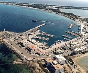 http://guias.masmar.net/var/masmar/storage/images/gu%C3%ADas/puertos/baleares/puerto-deportivo-formentera-mar/198477-1-esl-ES/Puerto-deportivo-Formentera-Mar_articlefull.jpg