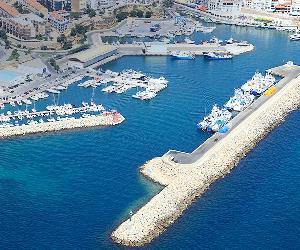 http://ports.gencat.cat/wp-content/uploads/2016/07/port_ametllademar2.jpg