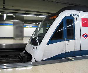 http://www.urbanrail.net/eu/es/mad/pix/L12/L12-train8000.jpg