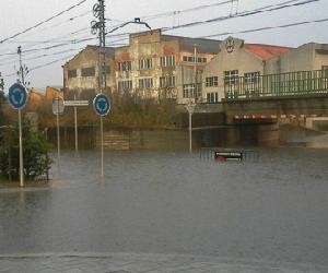 http://www.vivecampoo.es/imagenes/noticias/AB/puentucos-anegados-mas-metro-agua-7359.jpg