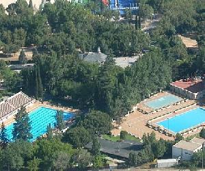 http://www.abc.es/Media/201411/17/piscinas-casa-campo-madrid--644x362.jpg