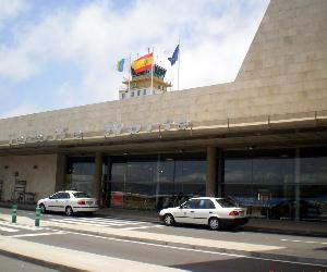 http://www.aeropuertos.net/wp-content/uploads/2012/10/Aeropuerto-de-Tenerife-Norte.jpg