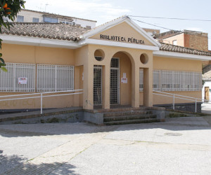 http://www.ahoragranada.com/web/wp-content/uploads/2014/08/Biblioteca-de-las-Palomas-Zaidin-02.jpg