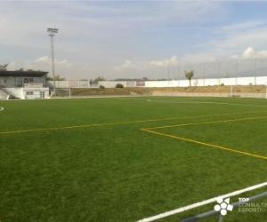 http://www.alquilerdepistas.com/images/pistas/polinyai-campo-futbol-general-181126150858.jpg