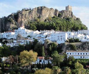 http://www.cadiz-turismo.com/municipios/zaharadelasierra/52_panoramica_zahara_de_la_sierra.jpg