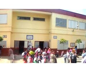 http://www.colegioariasmontano.com/wp-content/uploads/2014/01/colegio1.jpg