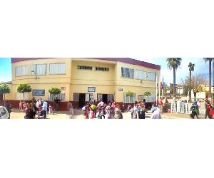 http://www.colegioariasmontano.com/wp-content/uploads/2014/01/colegio1.jpg