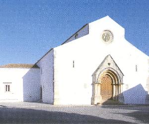 http://www.cm-loule.pt/util/imgLoader.ashx?w=1280&img=/upload_files/client_id_1/website_id_1/images/Concelho/Cultura/Patrimonio_Cultural/Igrejas/Igreja_Matriz_fachada.jpg