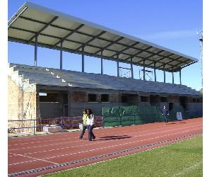 http://www.diacarmona.es/images/noticias/obras%20nuevo%20grader%C3%ADo%20campo%20f%C3%BAtbol%20CARMONA.jpg