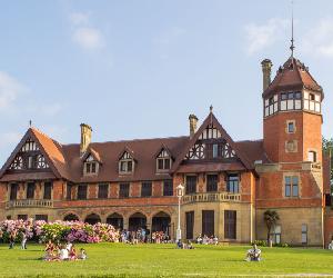 http://www.euskoguide.com/images/san-sebastian/palacio-miramar-palace.jpg