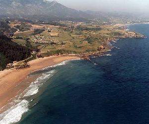 http://www.masmar.net/var/masmar/storage/images/guias/playas/asturias/arenal-de-moris/arenal-de-moris2/169249-1-esl-ES/Arenal-de-Moris.jpg