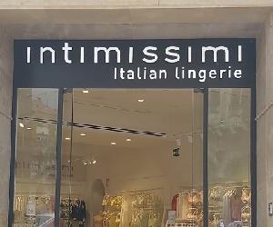 http://www.modaes.com/files/2023/empresas/calzedonia/intimissimi-tienda-exterior-980.jpg