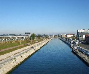https://terrasdeaveiro.sapo.pt/storage/terrasdeaveiro.pt/files/canal-de-sao-roque-aveiro-portugal.jpg