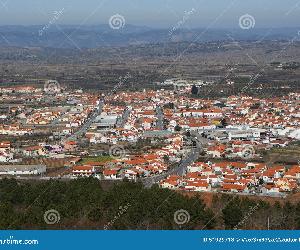 https://thumbs.dreamstime.com/z/figueira-de-castelo-rodrigo-51929718.jpg