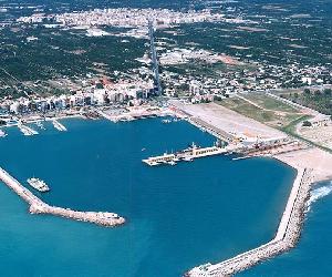 https://turismodecastellon.com/uploads/ficherosAntiguos/imagenes/Burriana_Foto-aerea-puerto-deportivo.jpg