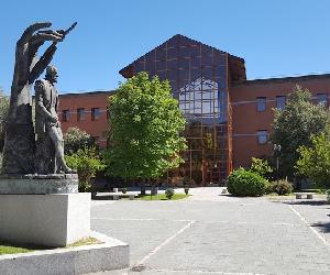 https://universidad.kim/wp-content/uploads/2018/09/universidad-rey-juan-carlos-vicalvaro.jpg