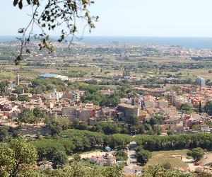 https://upload.wikimedia.org/wikipedia/commons/6/62/Calonge.jpg