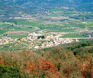 https://upload.wikimedia.org/wikipedia/commons/7/72/%C3%80ger,_a_la_Noguera_-_panoramio_-_jordi_dom%C3%A8nech.jpg