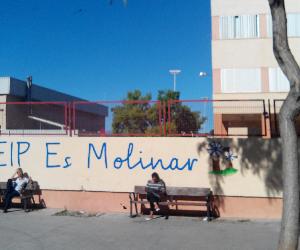 https://upload.wikimedia.org/wikipedia/commons/9/97/CEIP_Es_Molinar_2013-11-06_14-00.jpg