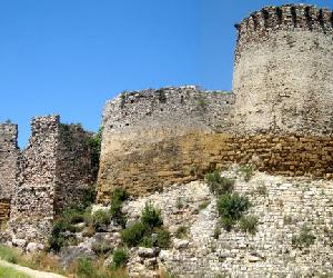 https://upload.wikimedia.org/wikipedia/commons/0/09/Castell_Gelida.jpg