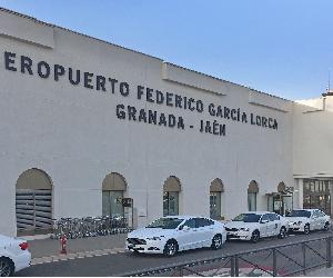 https://upload.wikimedia.org/wikipedia/commons/0/0c/Aeropuerto_de_Granada.png