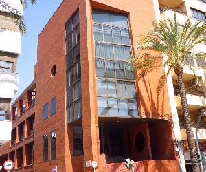 https://upload.wikimedia.org/wikipedia/commons/0/0f/Catarroja_-_Casa_de_Cultura_1.jpg