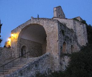 https://upload.wikimedia.org/wikipedia/commons/2/22/25_Sant_Pere_de_Castellet.jpg