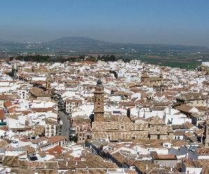 https://upload.wikimedia.org/wikipedia/commons/3/3d/Antequera_Malaga-1.jpg