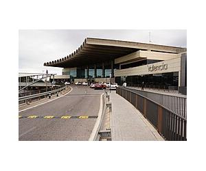 https://upload.wikimedia.org/wikipedia/commons/thumb/4/42/Valencia_Airport_Terminal.jpg/245px-Valencia_Airport_Terminal.jpg