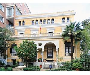 https://upload.wikimedia.org/wikipedia/commons/thumb/4/4e/Museo_Sorolla_(Madrid)_07.jpg/250px-Museo_Sorolla_(Madrid)_07.jpg