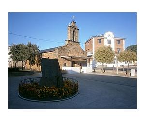 https://upload.wikimedia.org/wikipedia/commons/thumb/7/7c/Ermita_y_Ayuntamiento_de_Cubillos_del_Sil.jpg/266px-Ermita_y_Ayuntamiento_de_Cubillos_del_Sil.jpg