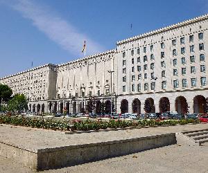 https://upload.wikimedia.org/wikipedia/commons/thumb/8/82/Madrid_-_Nuevos_Ministerios_03.JPG/1280px-Madrid_-_Nuevos_Ministerios_03.JPG