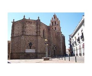 https://upload.wikimedia.org/wikipedia/commons/thumb/9/94/Almendralejo_Iglesia_de_la_purificacion.jpg/250px-Almendralejo_Iglesia_de_la_purificacion.jpg