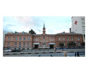 https://upload.wikimedia.org/wikipedia/commons/thumb/9/9a/Hospital_de_la_Cruz_Roja_S._Jos%C3%A9_y_Sta._Adela_(Madrid)_02.jpg/280px-Hospital_de_la_Cruz_Roja_S._Jos%C3%A9_y_Sta._Adela_(Madrid)_02.jpg