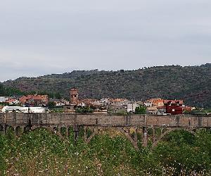 https://upload.wikimedia.org/wikipedia/commons/thumb/9/9f/Vista_de_Bobadilla.jpg/1200px-Vista_de_Bobadilla.jpg