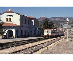 https://upload.wikimedia.org/wikipedia/commons/thumb/1/1d/593016_Renfe_-_Estacio_La_Pobla_de_Segur_-_Phil_Richards.jpg/333px-593016_Renfe_-_Estacio_La_Pobla_de_Segur_-_Phil_Richards.jpg