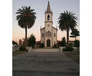 https://upload.wikimedia.org/wikipedia/commons/thumb/2/2c/Igreja_Matriz_de_Bairro.jpg/220px-Igreja_Matriz_de_Bairro.jpg