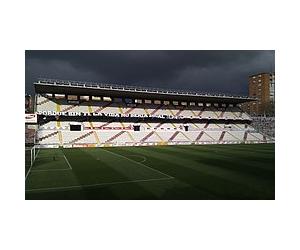 https://upload.wikimedia.org/wikipedia/commons/thumb/3/37/Estadio_de_Vallecas.jpg/250px-Estadio_de_Vallecas.jpg