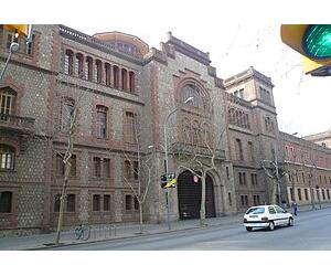 https://upload.wikimedia.org/wikipedia/commons/thumb/a/a7/Escola_industrial.jpg/300px-Escola_industrial.jpg