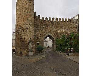 https://upload.wikimedia.org/wikipedia/commons/thumb/a/ac/Puerta_de_Burgos._Jerez_de_los_Caballeros.jpg/220px-Puerta_de_Burgos._Jerez_de_los_Caballeros.jpg