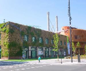 https://upload.wikimedia.org/wikipedia/commons/thumb/b/b2/Vitoria_-_Palacio_de_Congresos_y_Exposiciones_Europa_-_29.jpg/800px-Vitoria_-_Palacio_de_Congresos_y_Exposiciones_Europa_-_29.jpg