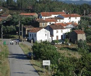 https://upload.wikimedia.org/wikipedia/commons/thumb/c/c6/Portugal_Dia_06_006.JPG/800px-Portugal_Dia_06_006.JPG