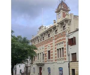 https://upload.wikimedia.org/wikipedia/commons/thumb/c/c1/Ajuntament_de_Sant_Pere_de_Ribes.JPG/225px-Ajuntament_de_Sant_Pere_de_Ribes.JPG