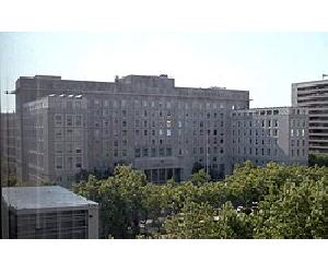 https://upload.wikimedia.org/wikipedia/commons/thumb/c/ce/Ministerio_de_Defensa_de_Espa%C3%B1a_(Madrid)_02.jpg/250px-Ministerio_de_Defensa_de_Espa%C3%B1a_(Madrid)_02.jpg