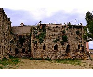 https://upload.wikimedia.org/wikipedia/commons/thumb/d/d7/Castell_de_la_Granada_-_2.jpg/300px-Castell_de_la_Granada_-_2.jpg