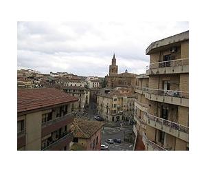 https://upload.wikimedia.org/wikipedia/commons/thumb/d/da/Vista_Barbastro_Catedral_(Huesca).JPG/250px-Vista_Barbastro_Catedral_(Huesca).JPG