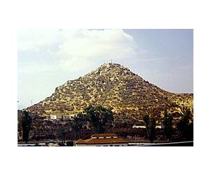 https://upload.wikimedia.org/wikipedia/commons/thumb/e/e6/Cerro_Espiritu_Santo_1999.jpg/250px-Cerro_Espiritu_Santo_1999.jpg